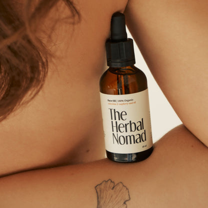 Self-Love kit, hancrafted and 100% Organic. With the Face Oil, Hibiscus face balm and the Gua-sha stone.