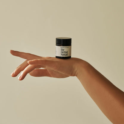 The Healing balm. Hancrafted with comfrey and beeswax. 100% Organic.